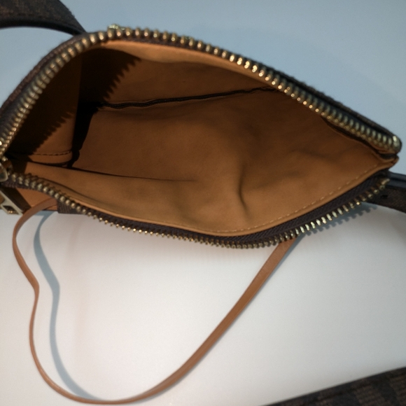 Michael Kors Fanny Pack Belt Bag - Picture 6 of 7